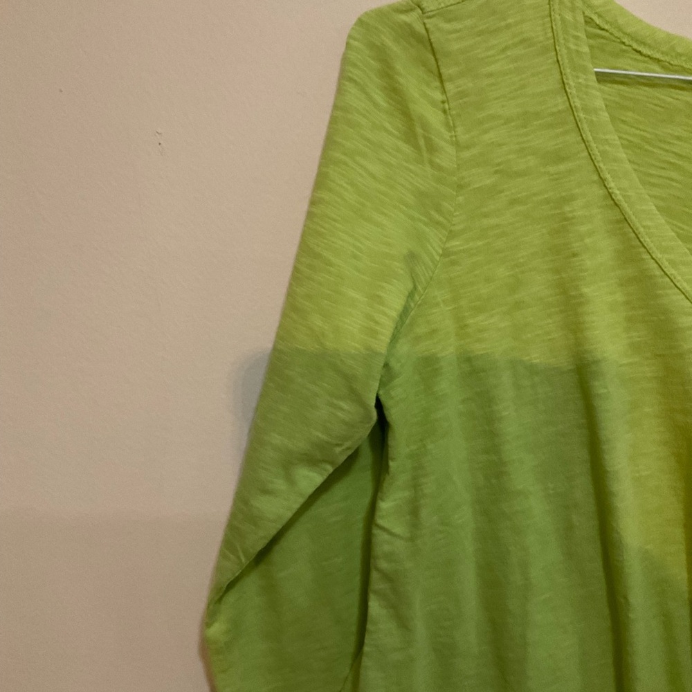 3/4 Sleeve V-Neck Tee w/ curve hem Mododoc - Picture 4 of 5
